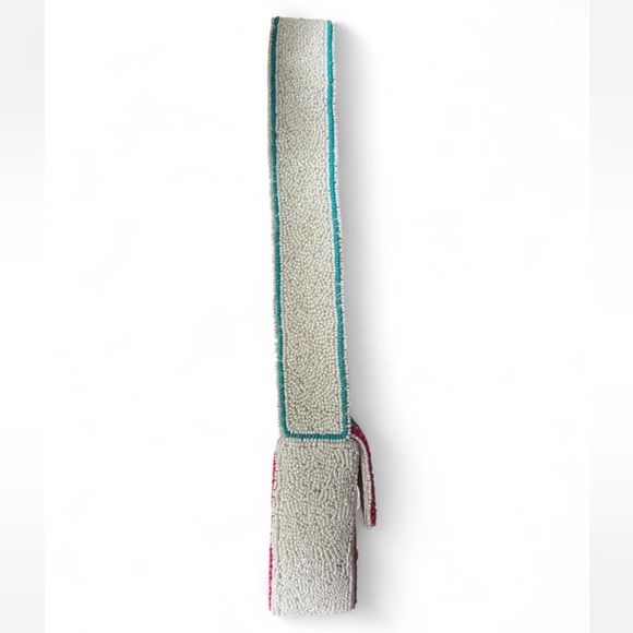 Viral Made in India Coastal Crab Sacred Heart Eye
Beaded Shoulder Bag - Picture 2 of 4